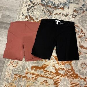 Bundle of 2 biker shorts (tna, H&M) Large